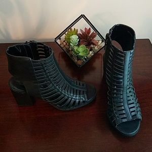 New black heels 6.5